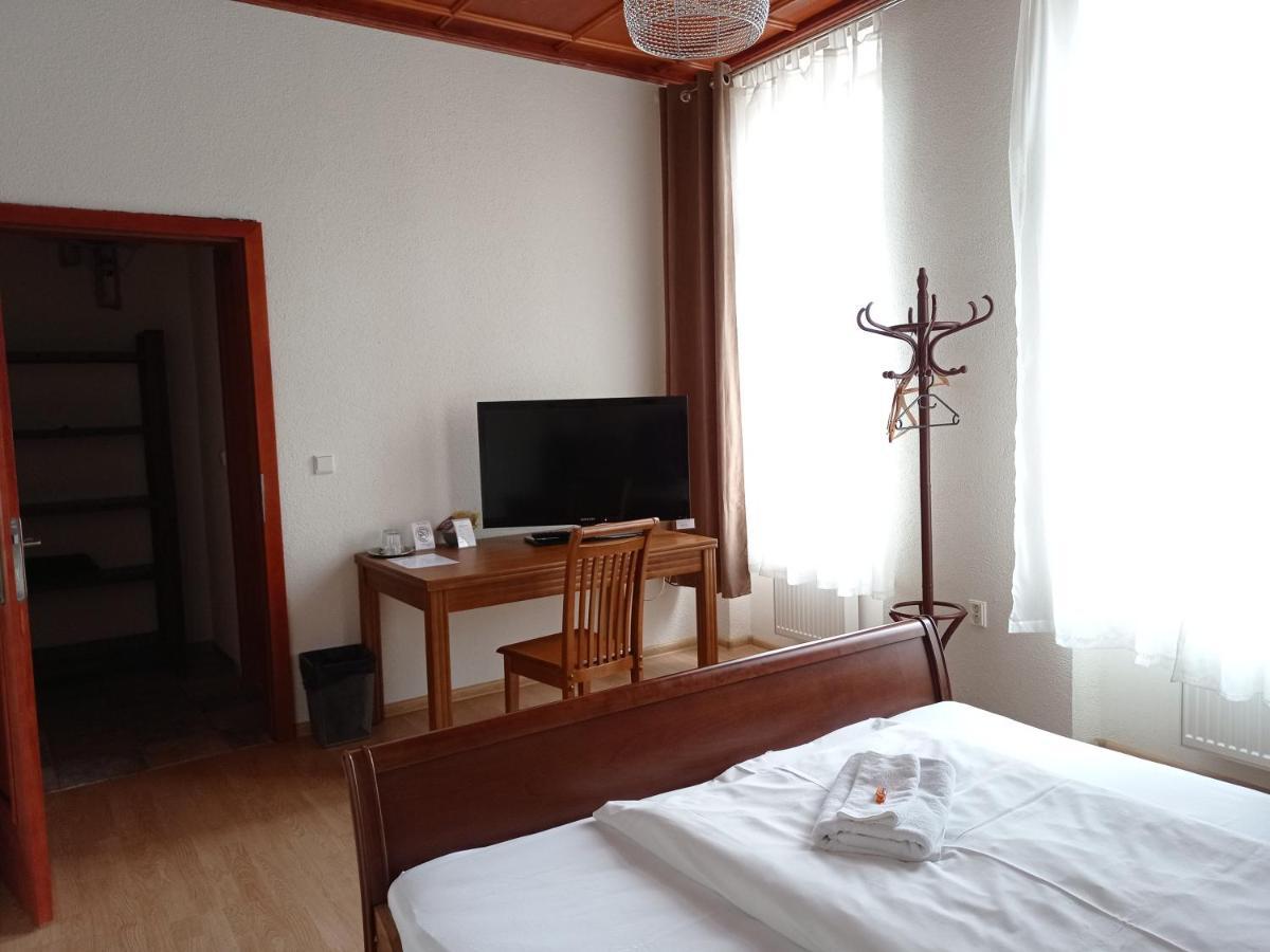 Hotel Na Kafkove ออสตราวา ภายนอก รูปภาพ