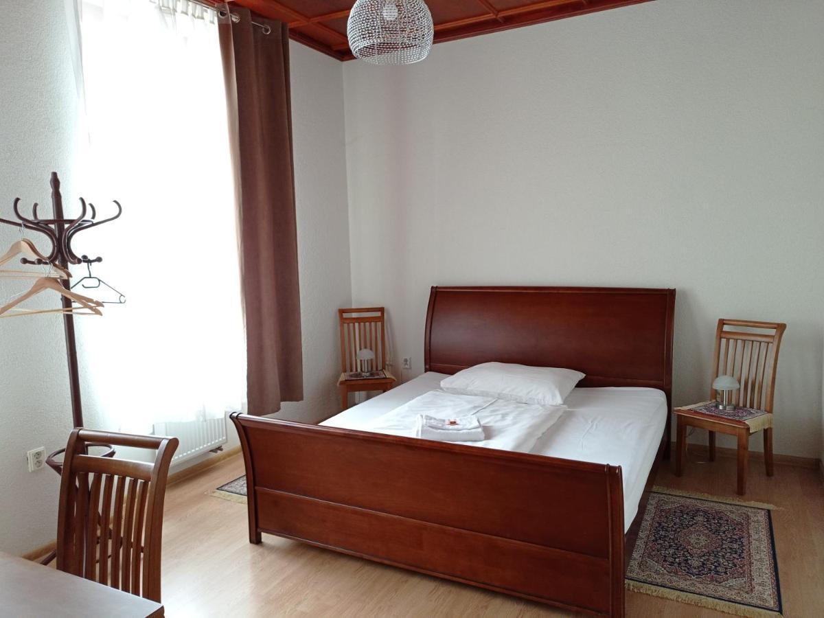 Hotel Na Kafkove ออสตราวา ภายนอก รูปภาพ