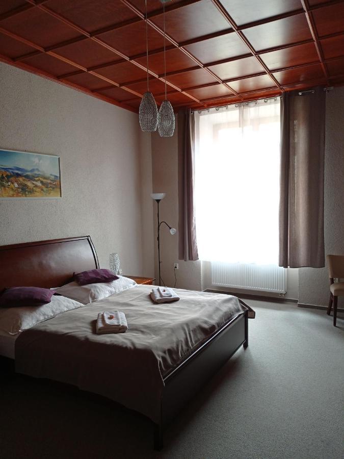 Hotel Na Kafkove ออสตราวา ภายนอก รูปภาพ