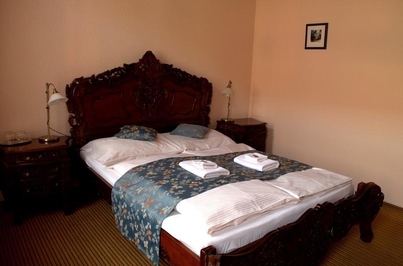 Hotel Na Kafkove ออสตราวา ภายนอก รูปภาพ