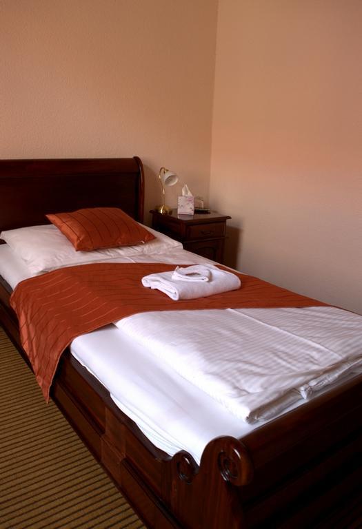 Hotel Na Kafkove ออสตราวา ภายนอก รูปภาพ