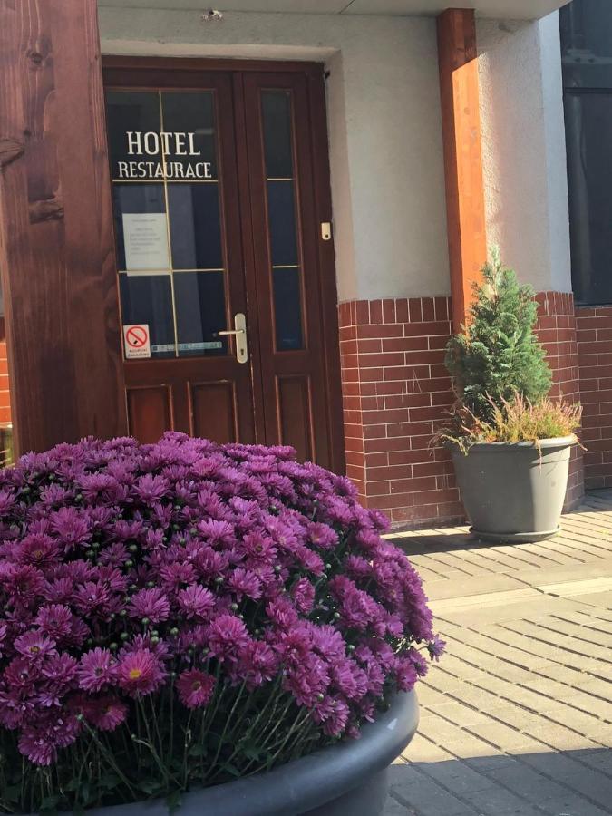 Hotel Na Kafkove ออสตราวา ภายนอก รูปภาพ